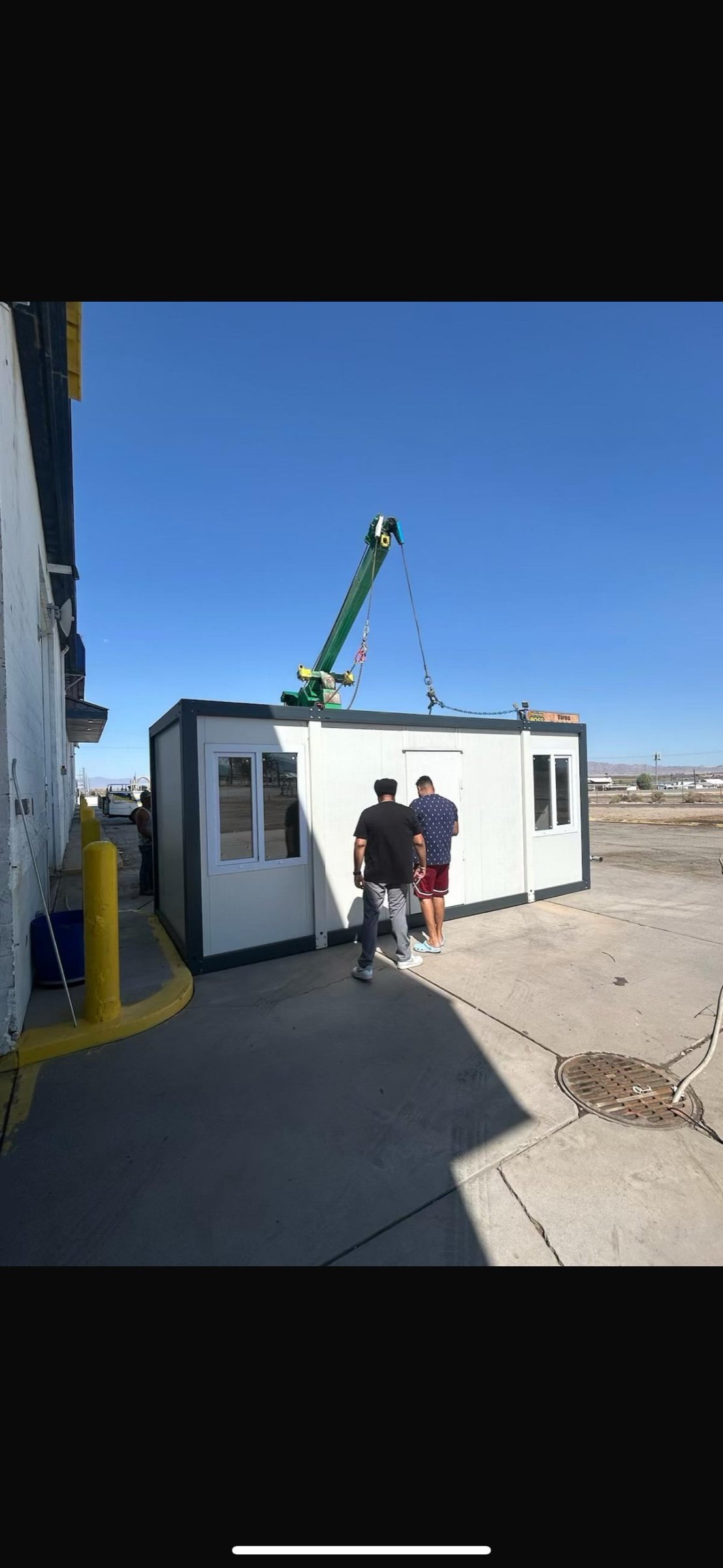 EROUnits unit being lifted into position