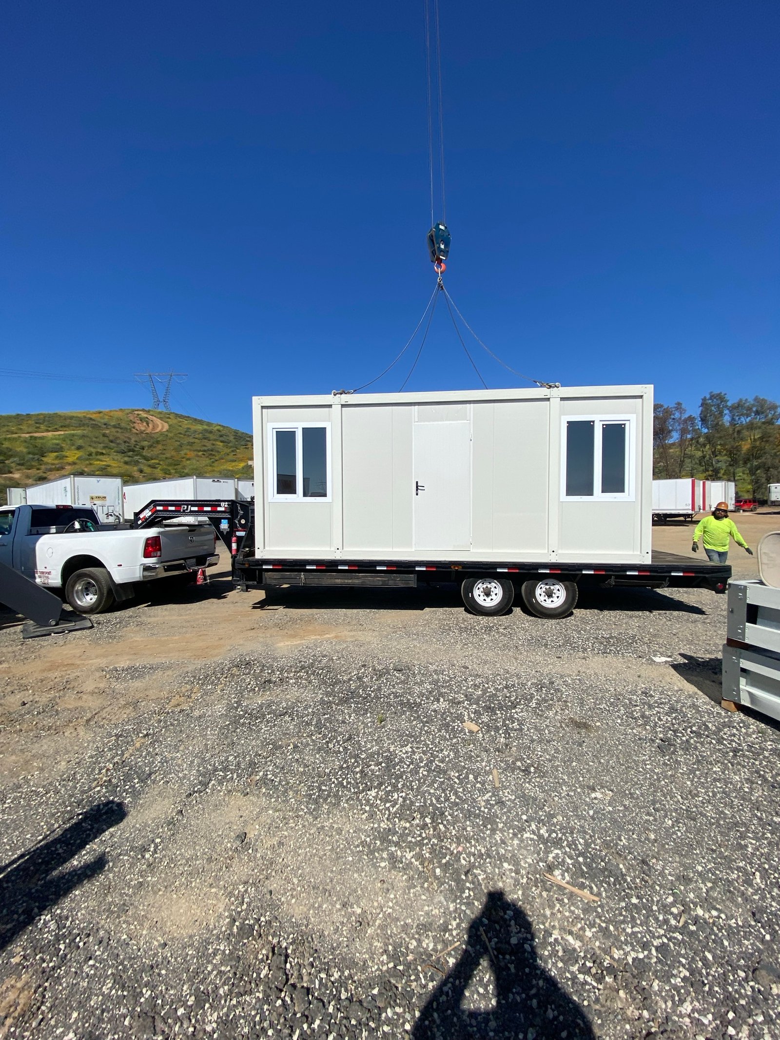 EROUnits mobile office with windows and door